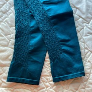 Leggings Size Medium “Fabletics” Workout Gear Mesh on Legs Breathable Teal